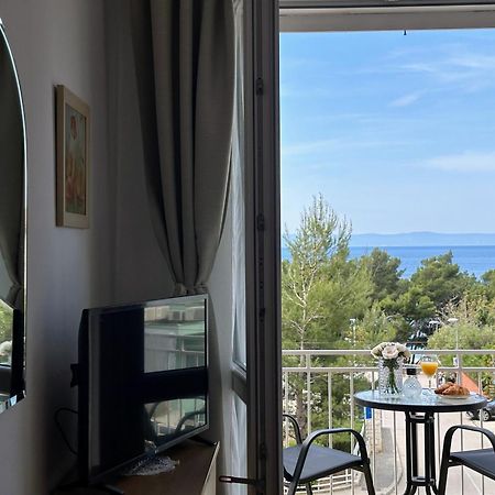 Spacious Family Apartment Near The Beach Макарска Экстерьер фото