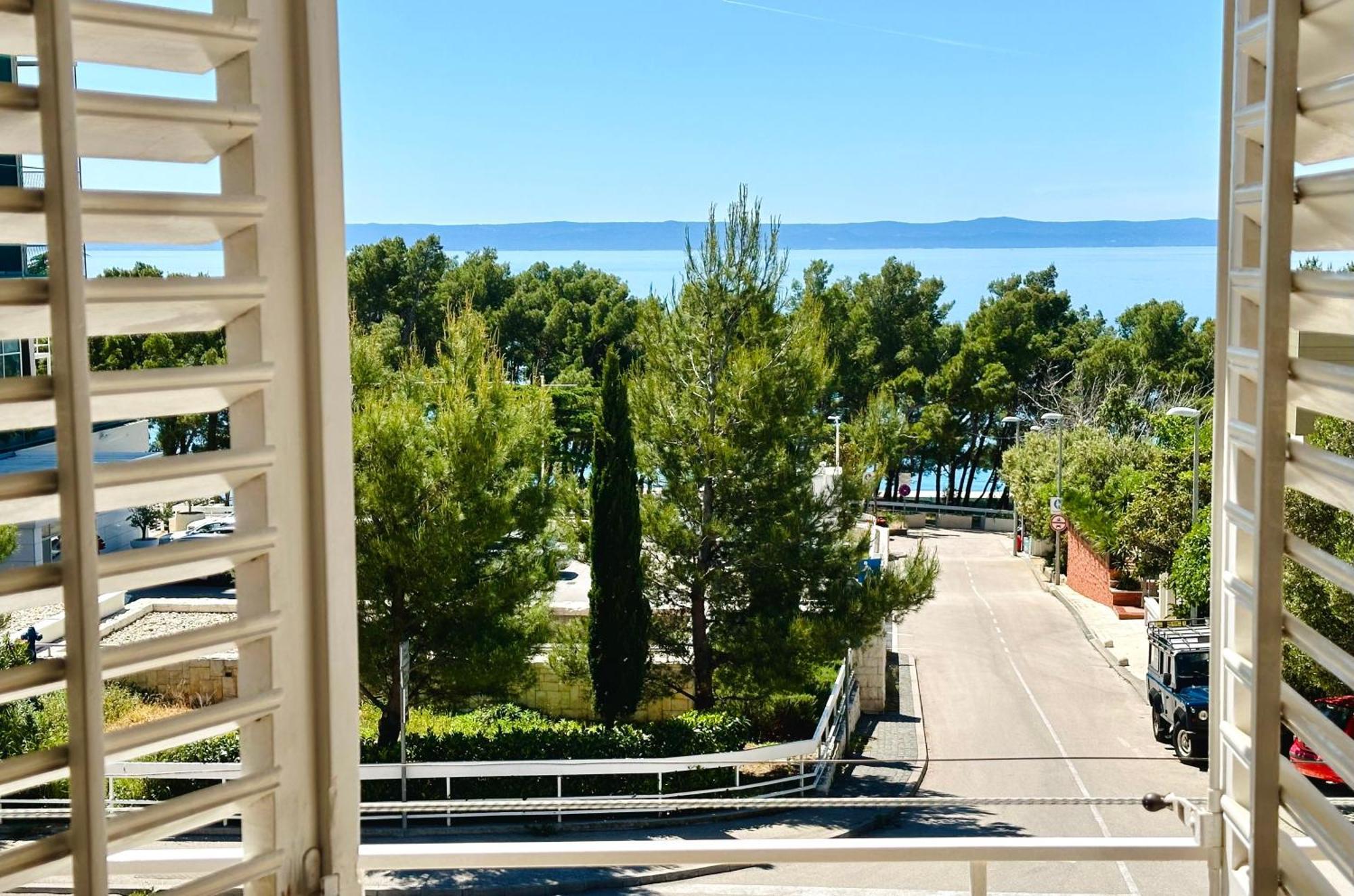 Spacious Family Apartment Near The Beach Макарска Экстерьер фото