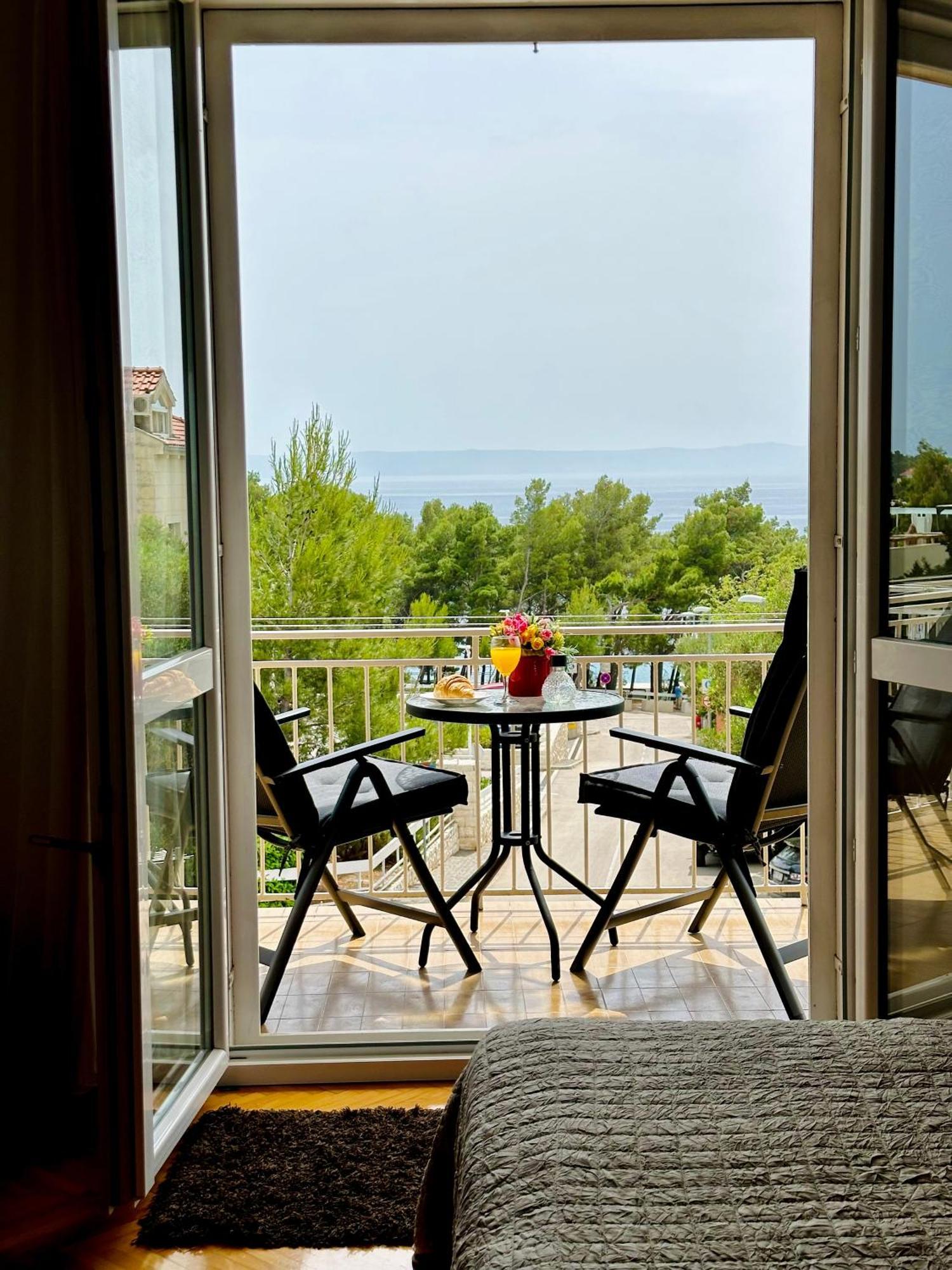 Spacious Family Apartment Near The Beach Макарска Экстерьер фото