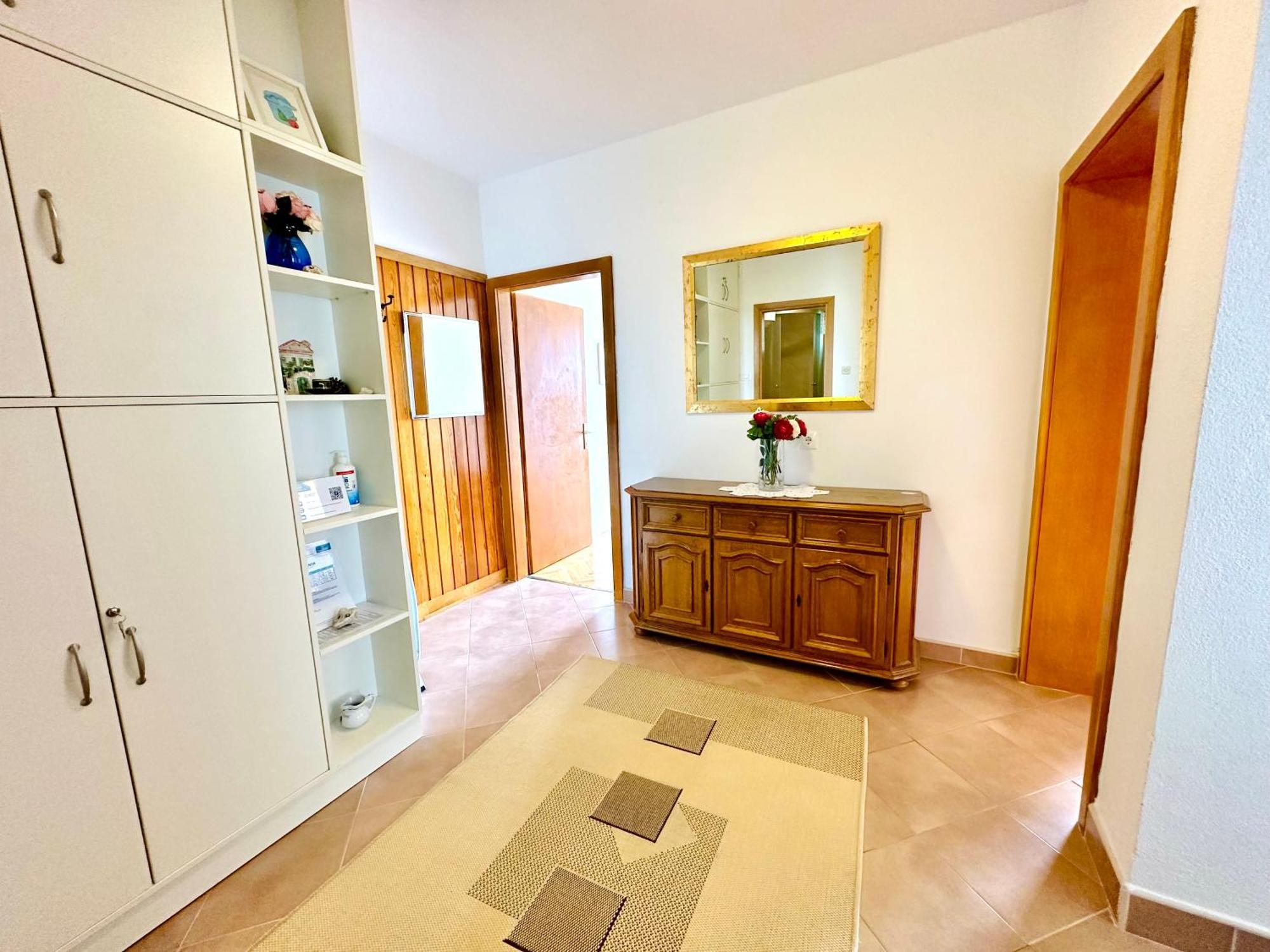 Spacious Family Apartment Near The Beach Макарска Экстерьер фото