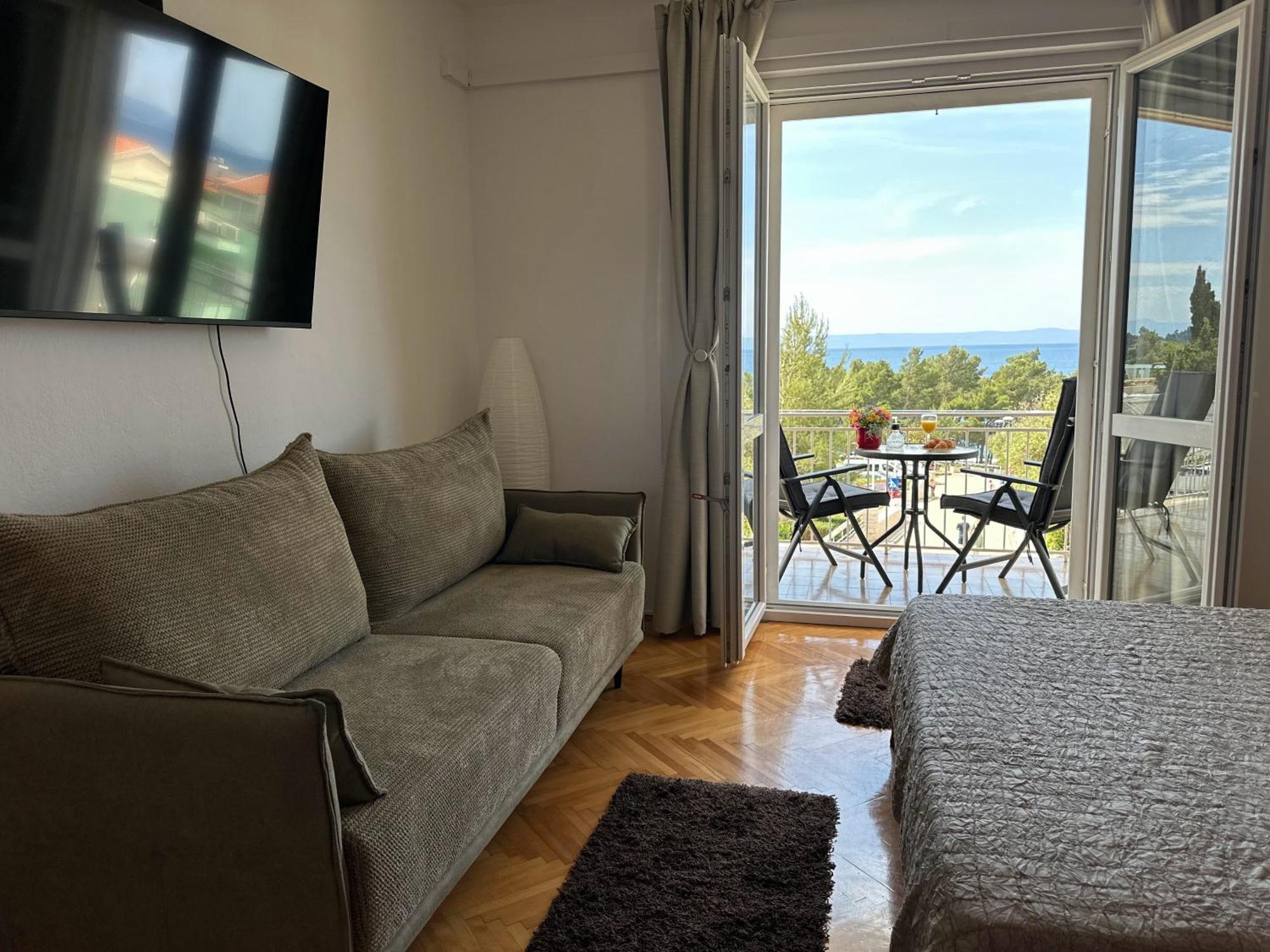 Spacious Family Apartment Near The Beach Макарска Экстерьер фото