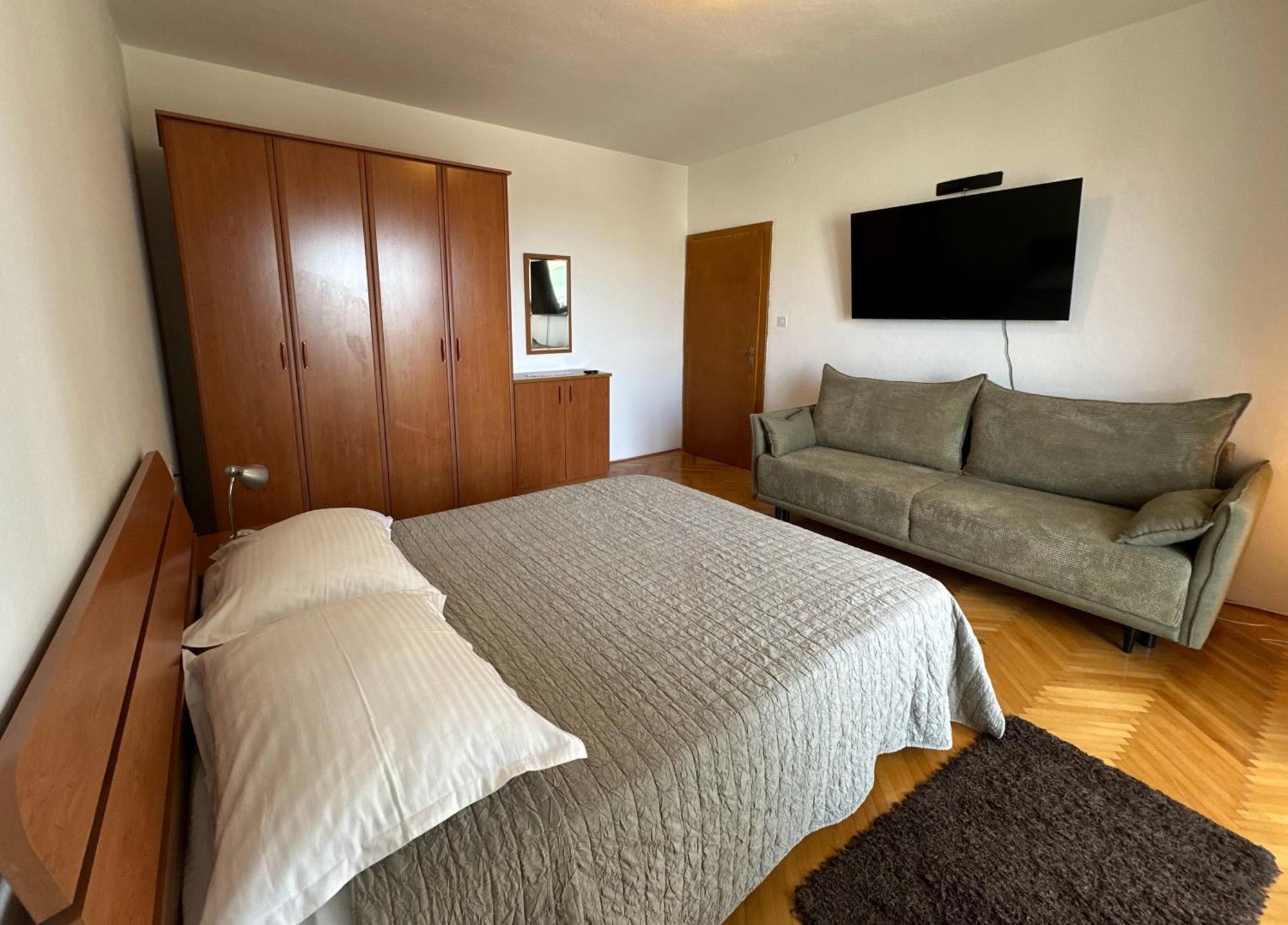 Spacious Family Apartment Near The Beach Макарска Экстерьер фото